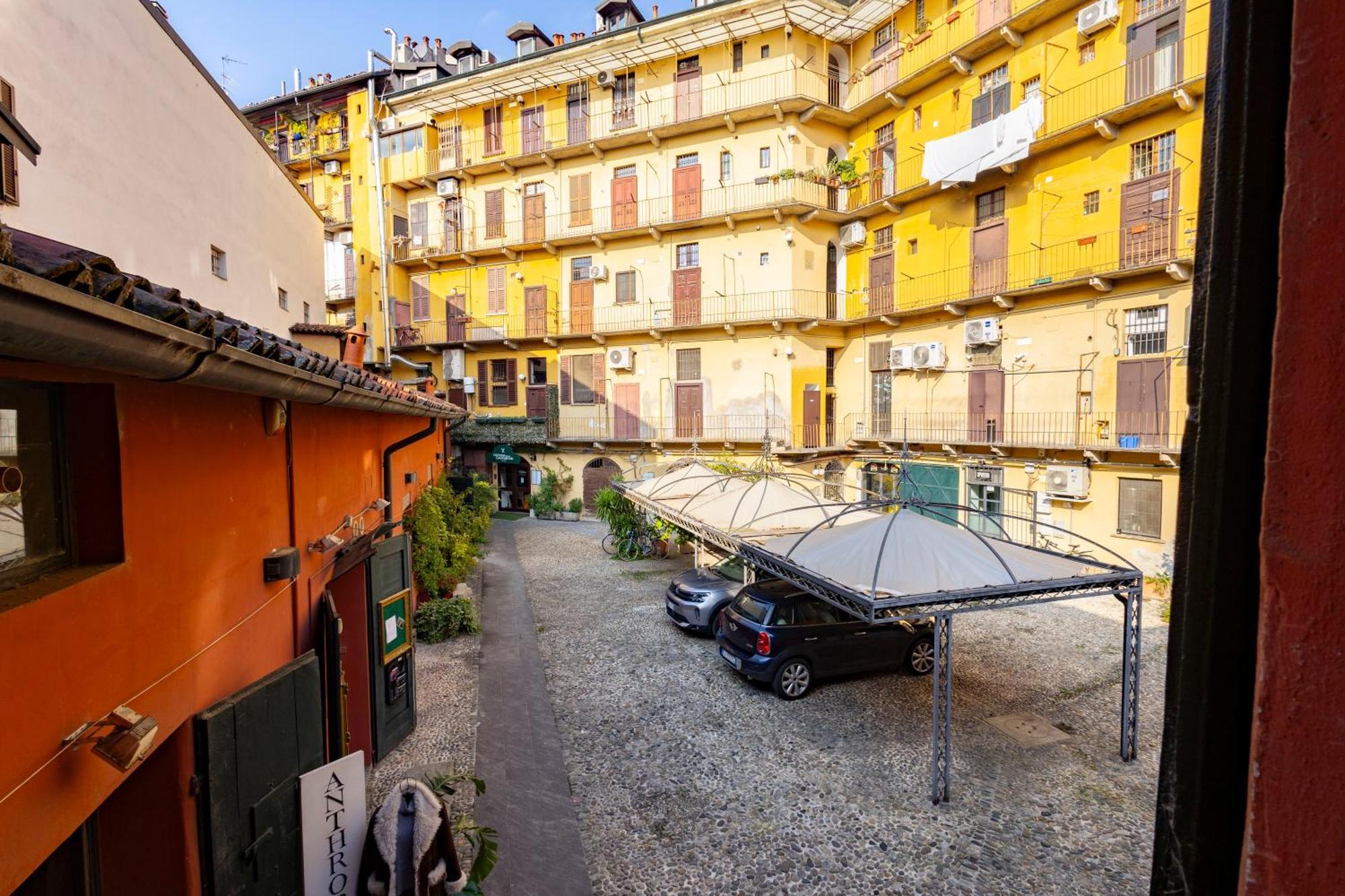 Le Corti Degli Artisti - Navigli * Milano